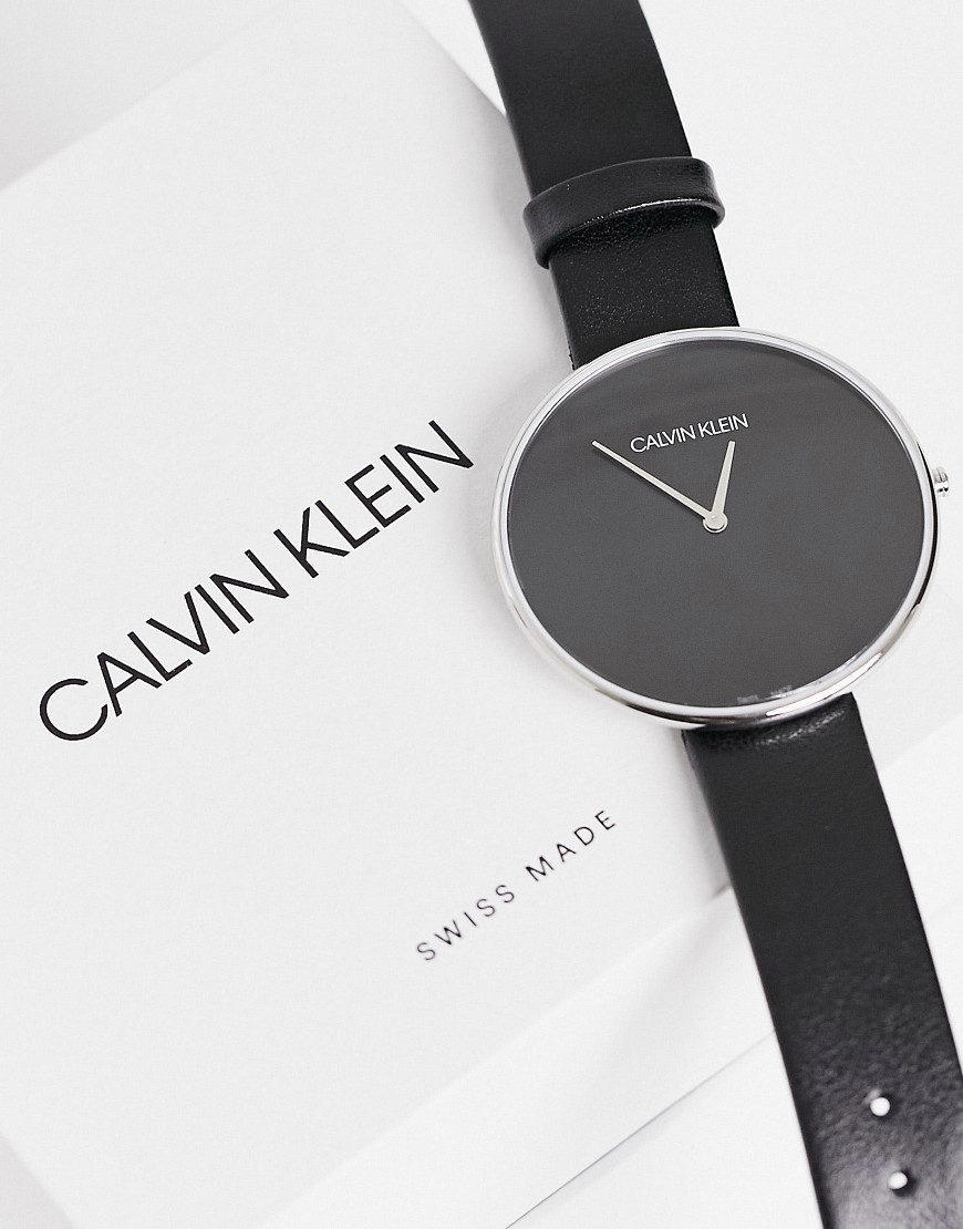 Calvin Klein - Armbåndsur med sort strop og sort urskive
