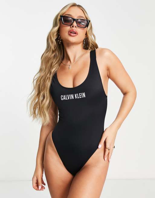 Calvin Klein – Badeanzug in Schwarz mit U-Ausschnitt und hohem Beinausschnitt , 4 von 4