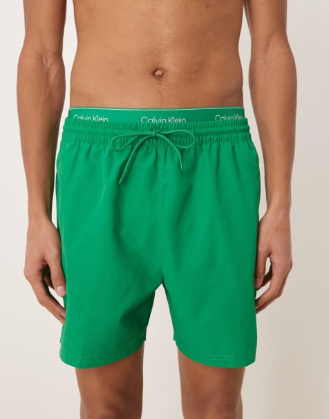 Calvin Klein – Badeshorts in Grün mit Logobund und Kordelzug - view 1