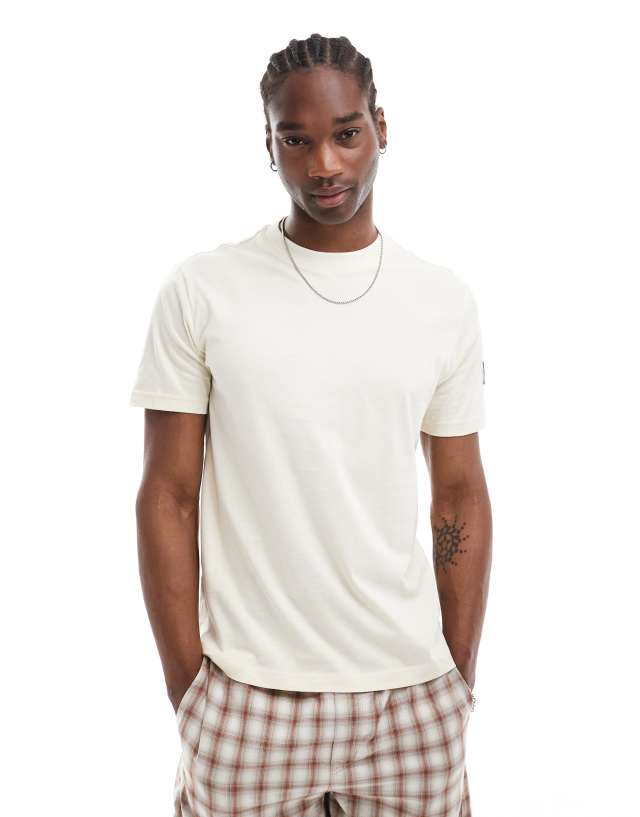 Calvin Klein - badge t-shirt in beige exclusive to asos