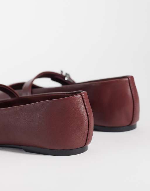 Calvin Klein - Bailarinas marrones con puntera cuadrada y detalle de correa de cuero, 3 de 4