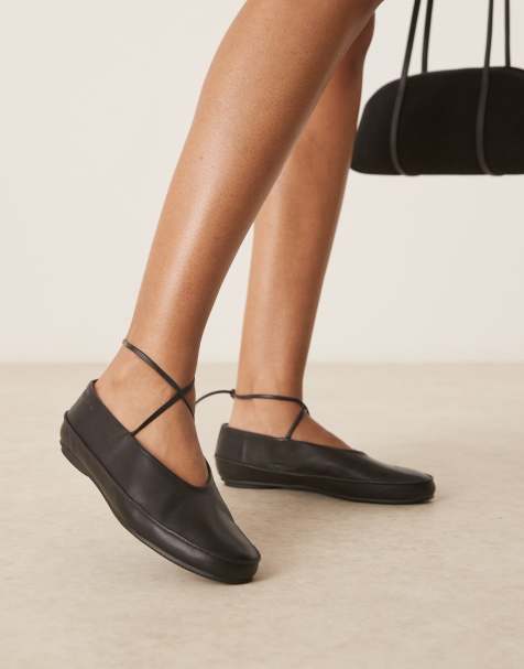 Calvin Klein – Ballerinas aus Leder in Schwarz mit Bindedetail - view 1