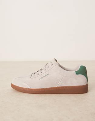 Calvin Klein - Baskets basses en daim à semelle cuvette et semelle extérieure en gomme - Blanc cassé et vert