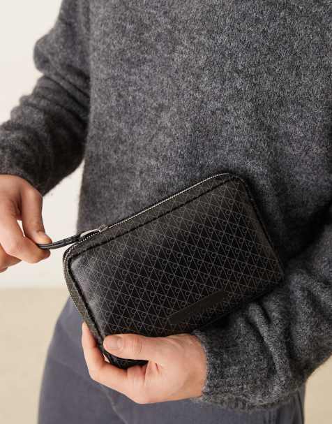 Calvin Klein – Beuteltasche in Schwarz mit Emblem - view 1