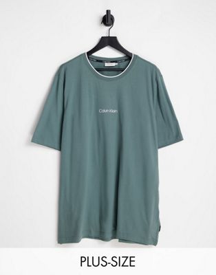  Calvin Klein Big & Tall - Exclusivité  - T-shirt à logo au centre - Vert
