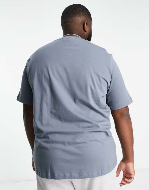 Calvin Klein - Big & Tall - T-shirt met logo in het midden in grijs, 2 van 4