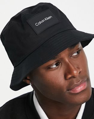  Calvin Klein - Bob à écusson - Noir