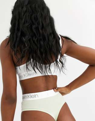 taille string calvin klein