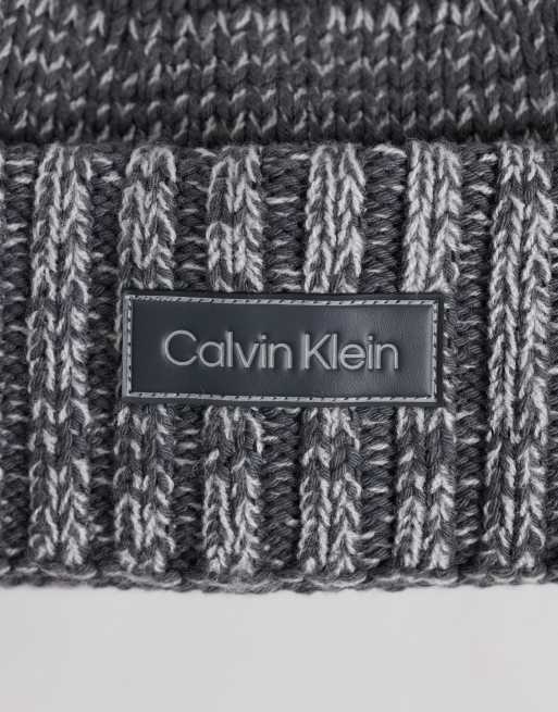 Calvin Klein bonnet chiné avec écusson en cuir gris, 2 de 3