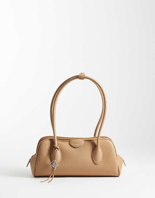 Calvin Klein - Borsa da spalla color cuoio martellata con logo