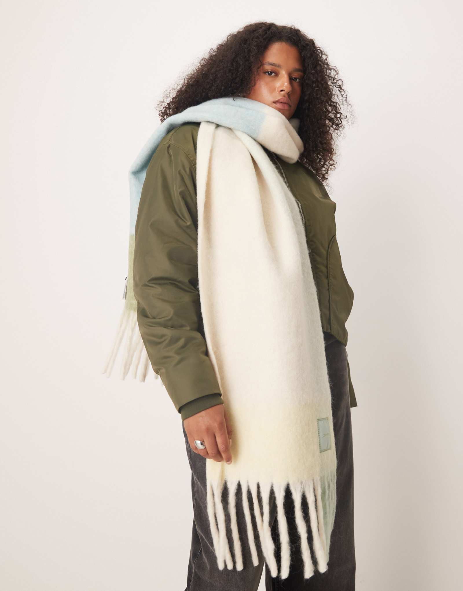 Клетчатый шарф в щетку от Calvin Klein ярко-желтого цвета