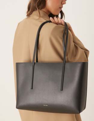 Calvin Klein - Cabas avec logo et pochette - Noir