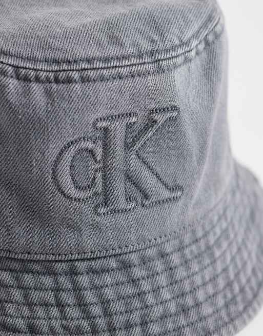 Calvin Klein - Cappello da pescatore in denim grigio slavato, 2 di 3