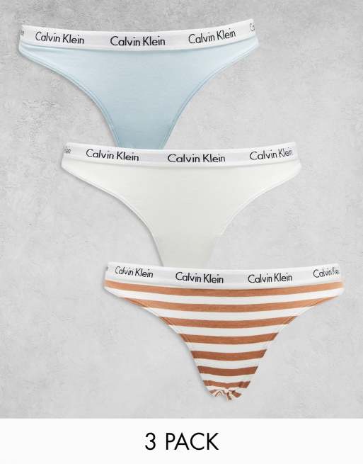 Calvin Klein – Carousel – Zestaw 3 par stringów w kolorach niebieskim, białym i w beżowe paski z logo