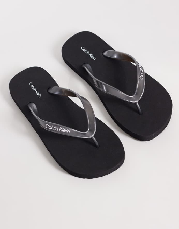 Calvin Klein chanclas metalizadas negras