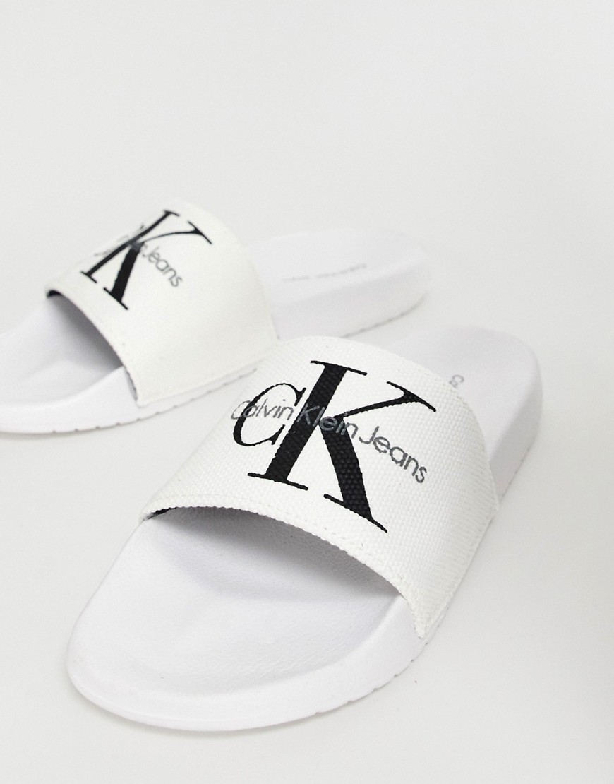Calvin Klein - Chantal - Witte canvas slippers