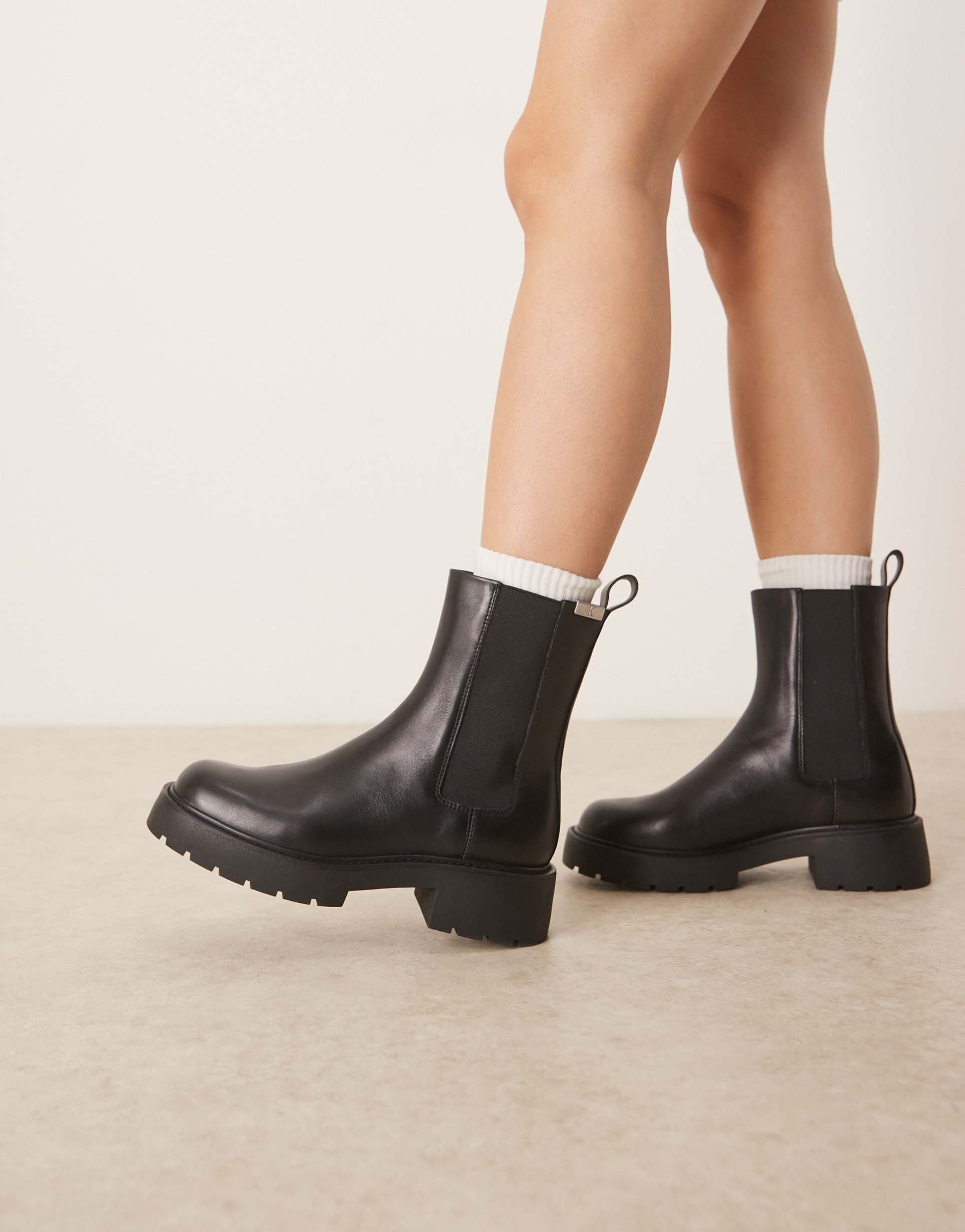 calvin klein chunky chelsea boots in black