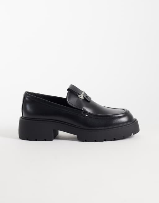 Calvin Klein chunky loafers i läder med silverfärgad detalj i svart, 2 av 4