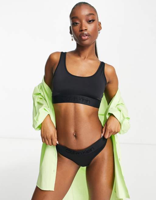 Calvin Klein – Circle Of Women – Czarna braletka o krótkim fasonie z mikrofibry – BLACK