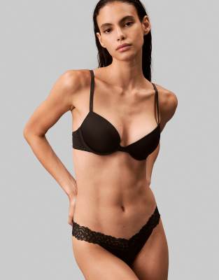 Calvin Klein - CK Attraction - Push-up-BH in Schwarz mit tiefem Ausschnitt