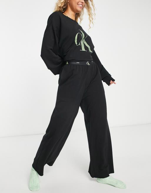 Oversized Straight Leg Jogger