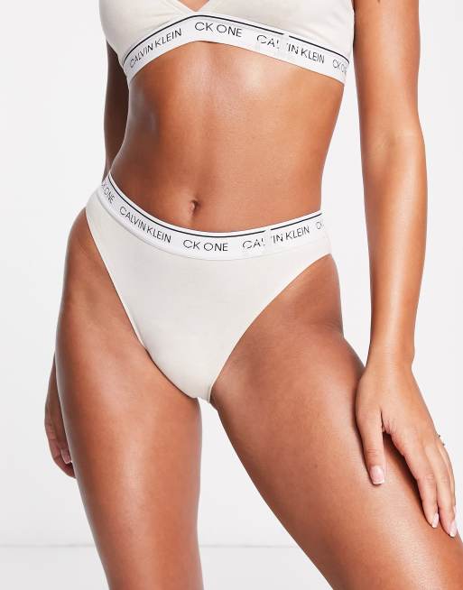 Calvin Klein - CK One - Hvide tanga-trusser høj benskæring | ASOS