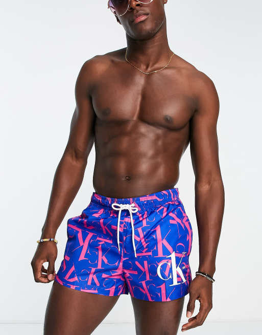 Calvin Klein - CK One - Short de bain en polyester à imprimé multicolore