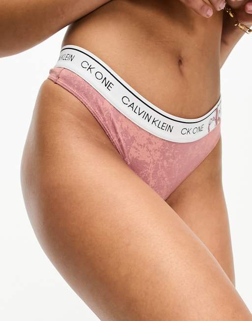 Calvin Klein - CK One - Ongevoerde triangel-bh in vervaagde rode druif