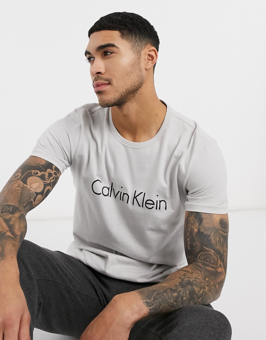 Calvin Klein - Comfort Cotton - T-shirt met logo in lichtgrijs