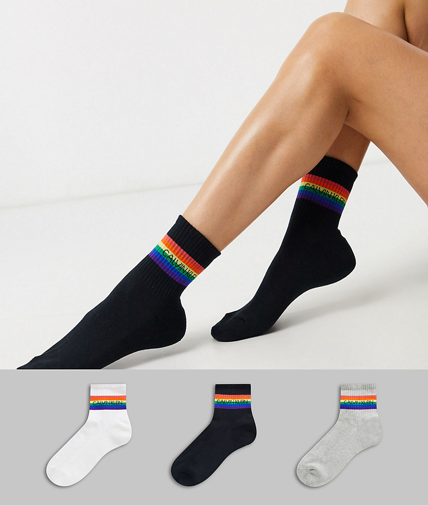 Calvin Klein - Confezione da 3 paia di calzini con righe arcobaleno stile Pride-Multicolore