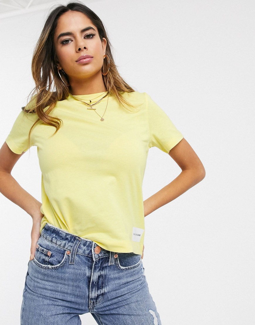 Calvin Klein core straight fit t-shirt-Yellow