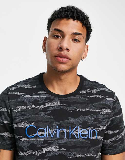 Calvin klein store camouflage t shirt