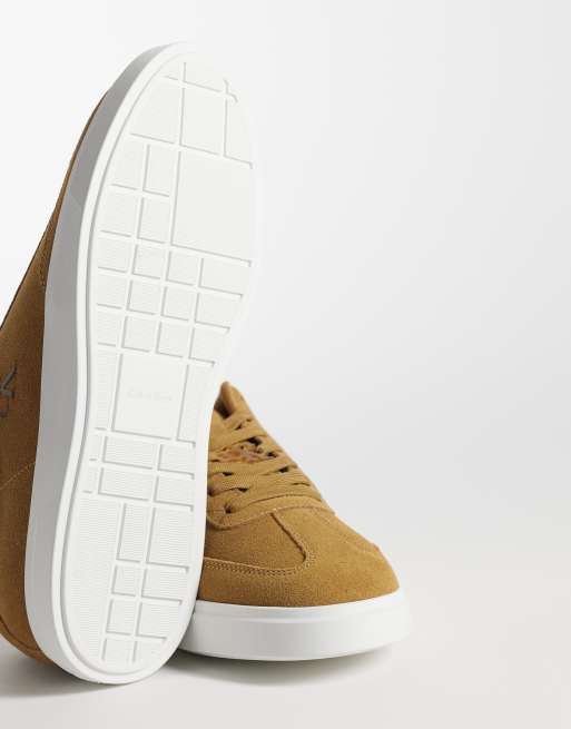 Calvin Klein – Cupsole-Sneaker aus Wildleder in Senfgelb, 4 von 5