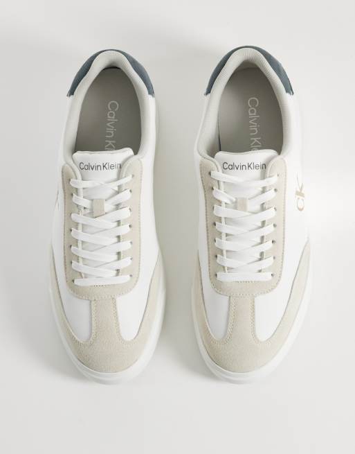 Calvin Klein – Cupsole-Sneaker in Weiß und Grau, 3 von 5