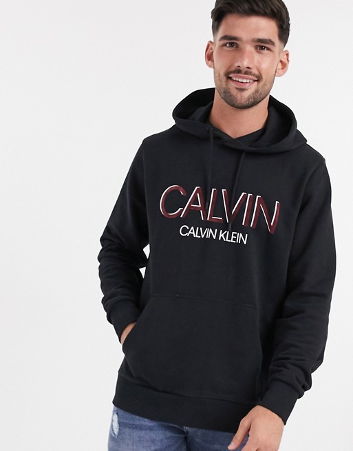 Calvin Klein – Czarna bluza z kapturem i dużym kontrastującym cieniowanym logo YRTA
