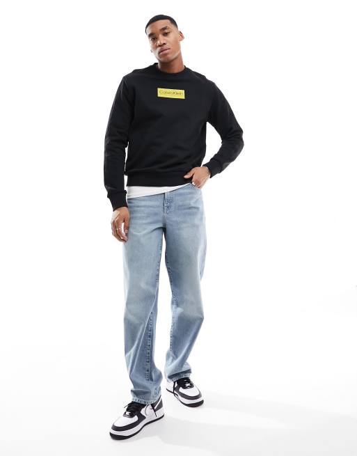 Calvin Klein – Czarna bluza z wypukłym gumowym logo, 3 z 4