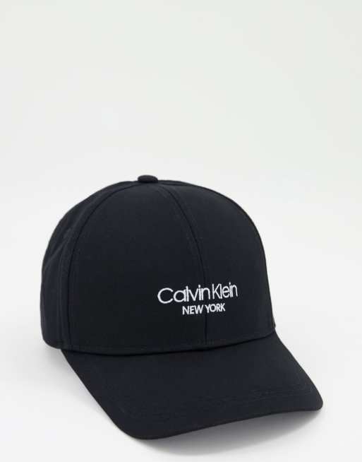 Calvin Klein – Czarna czapka z daszkiem z logo