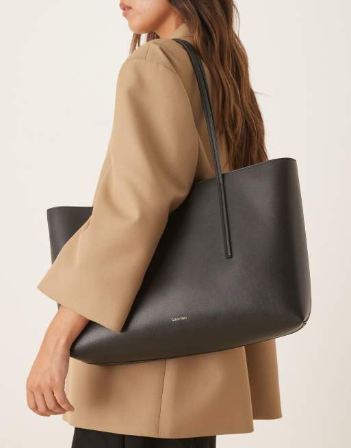 Calvin Klein – Czarna torba typu tote z saszetką i logo, 3 z 4