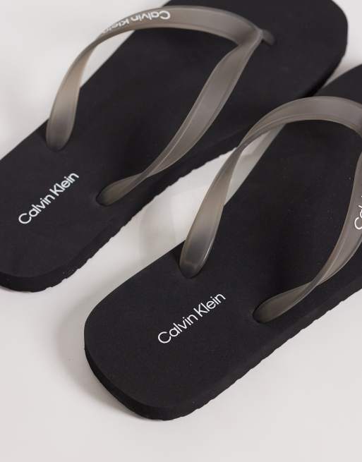 Calvin Klein – Czarne klapki japonki z transparentnymi paskami, 4 z 4