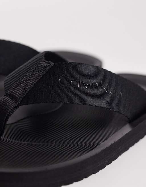 Calvin Klein – Czarne klapki japonki, 2 z 4