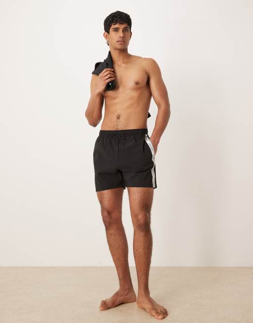 Calvin Klein – Czarne ściągane na sznurek szorty kąpielowe z taśmą, 2 z 4