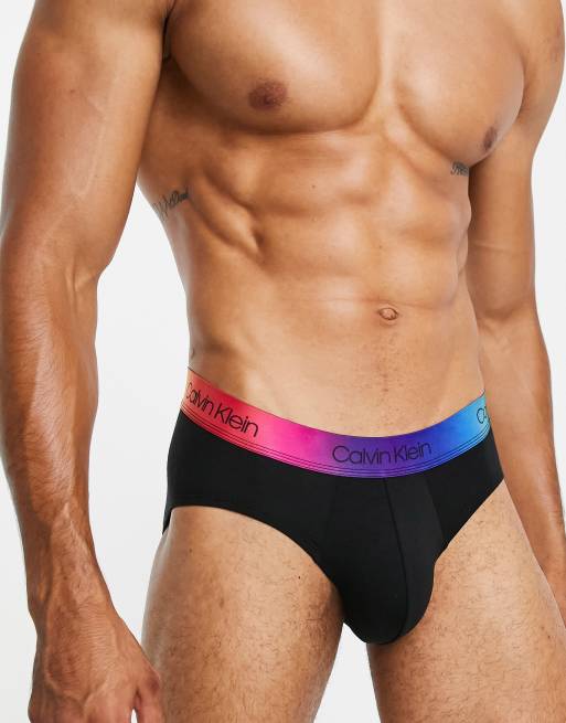 Calvin Klein – Czarne slipy z obniżonym stanem i kontrastową talią