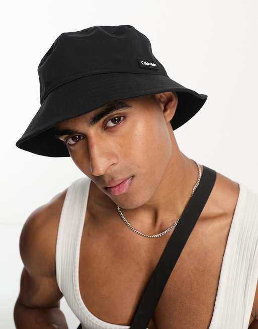 Calvin Klein – Czarny kapelusz typu bucket z naszywką , 3 z 4