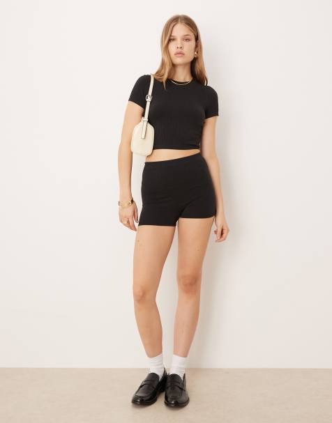 Calvin Klein – Czarny zestaw bezszwowy: szorty i krótki top - view 1