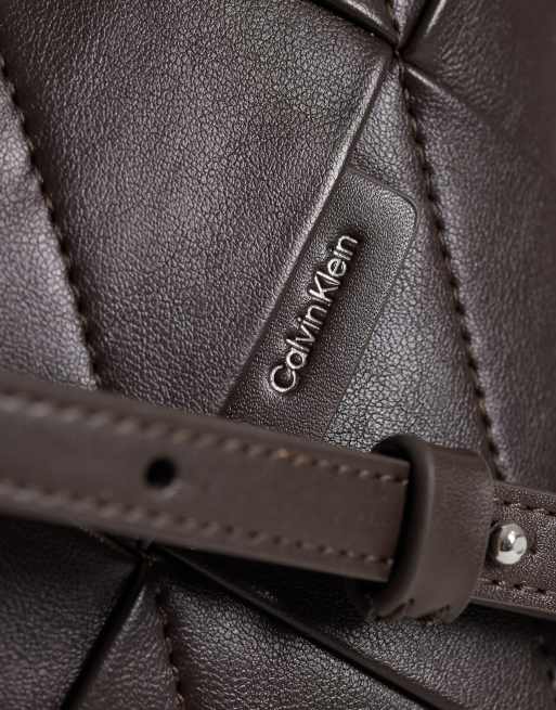 Calvin Klein – Czekoladowobrązowa pleciona torebka na ramię, 3 z 4