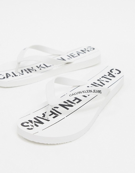 Calvin Klein edmur flip flops in white