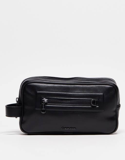 Calvin Klein - Elevated - Smal sort toilettaske