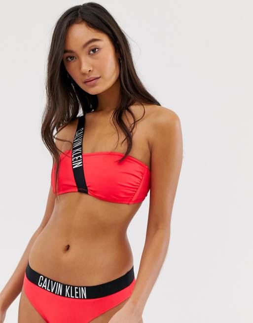 Calvin Klein – Enaxlad bikiniöverdel med logga