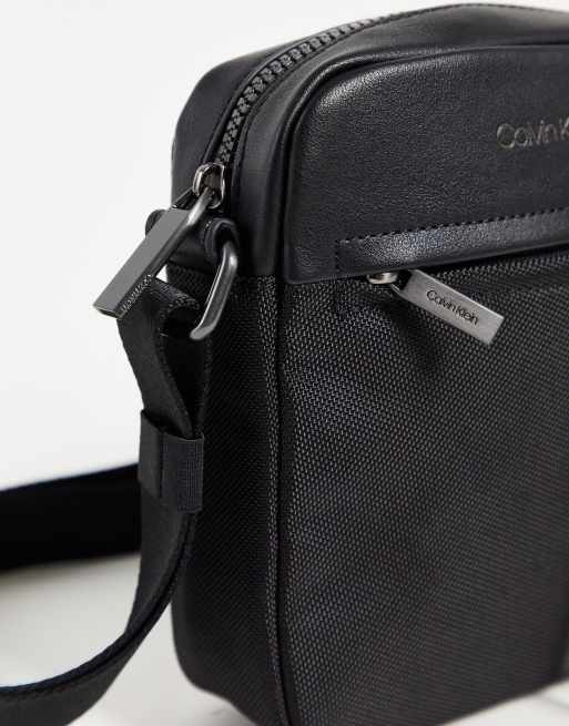 Calvin Klein faux leather reporter bag with logo in black, 3 of 4