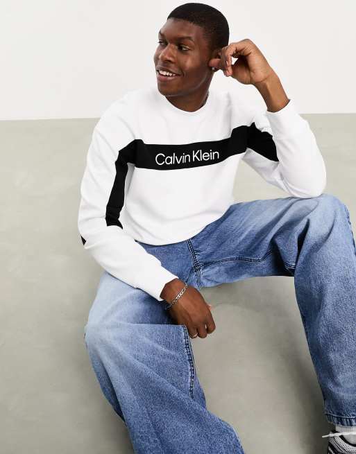 Calvin Klein Felpa bianca con inserto colorblock e logo ASOS